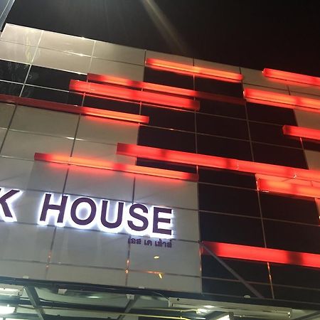 Hotel S.K.Airport Čiang Mai Exteriér fotografie